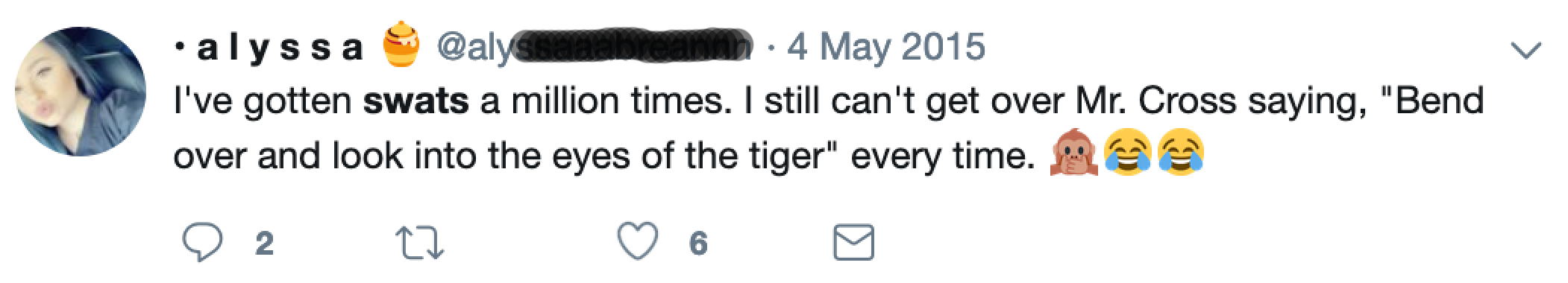Een tweet uit 2015 waarin een gebruiker vertelt dat ze een klappen op haar billen kreeg van meneer Cross. Hij zegt daarbij: