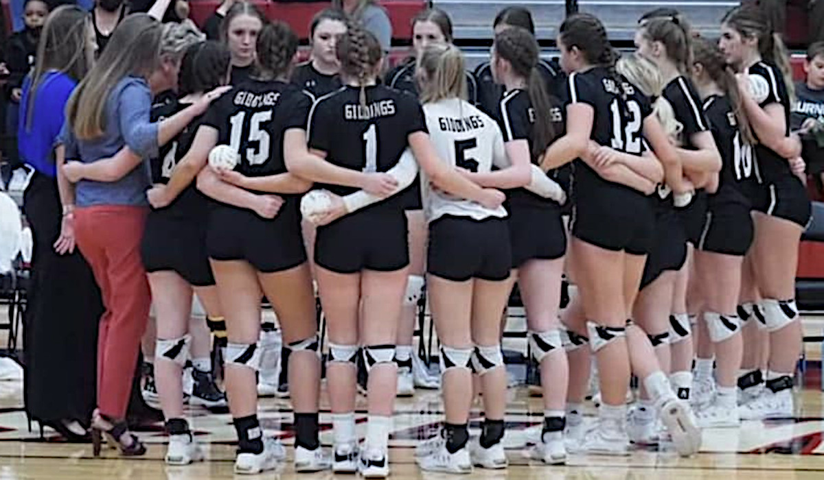 Het volleybalteam van de Giddings High School in Texas.