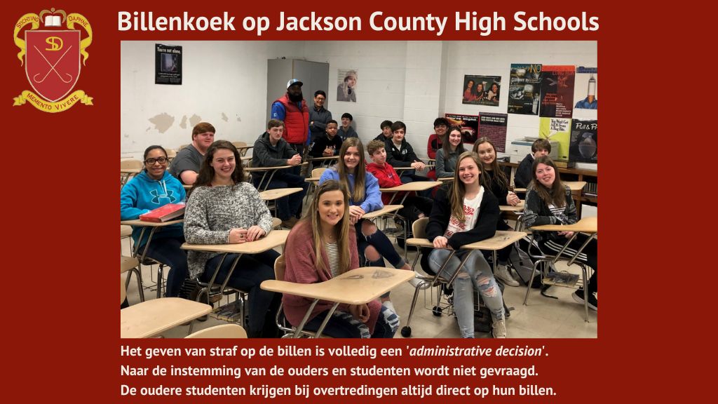 Billenkoek op High Schools in Jackson County, Alabama. Het geven van straf op de billen is hier volledig een 'administrative decision'. Naar de instemming van de ouders en studenten wordt niet gevraagd.